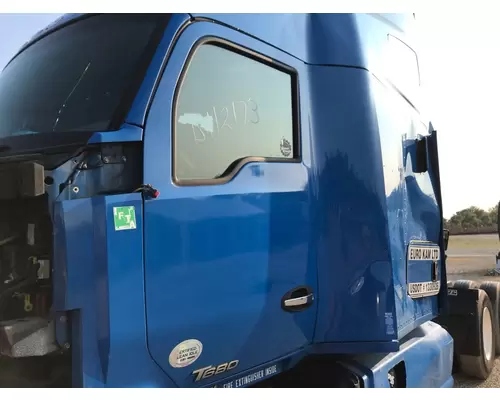KENWORTH T680 Door Assembly, Front