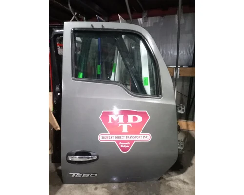 KENWORTH T680 Door Assembly, Front