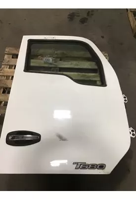 KENWORTH T680 Door Assembly, Front