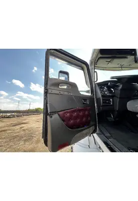 KENWORTH T680 Door Assembly, Front