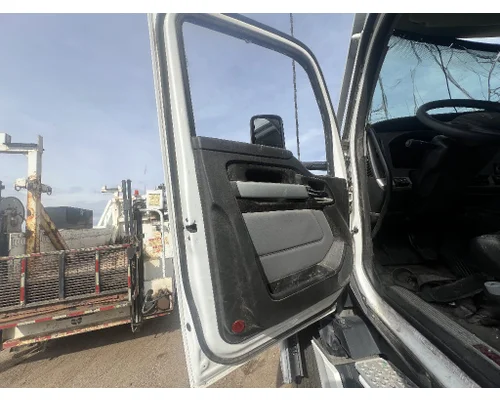 KENWORTH T680 Door Assembly, Front