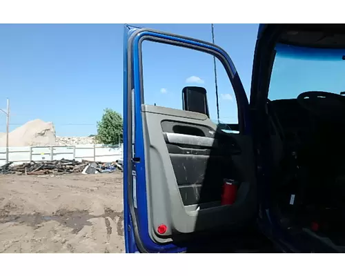 KENWORTH T680 Door Assembly, Front