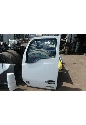 KENWORTH T680 Door Assembly, Front