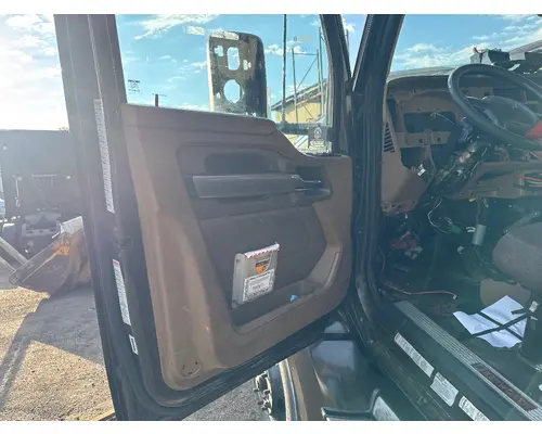 KENWORTH T680 Door Assembly, Front