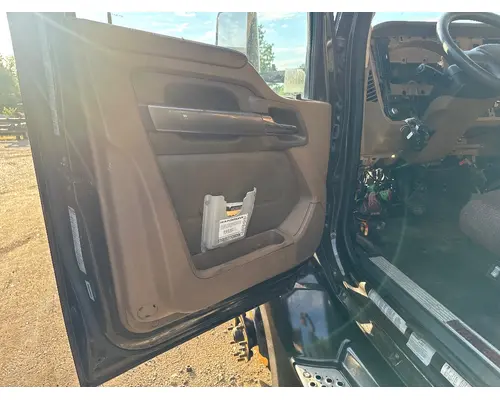 KENWORTH T680 Door Assembly, Front