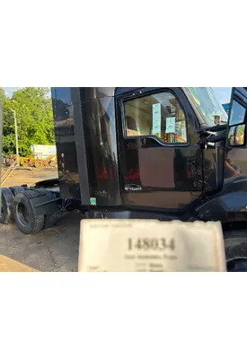 KENWORTH T680 Door Assembly, Front