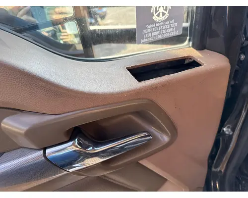 KENWORTH T680 Door Assembly, Front