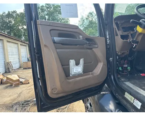 KENWORTH T680 Door Assembly, Front