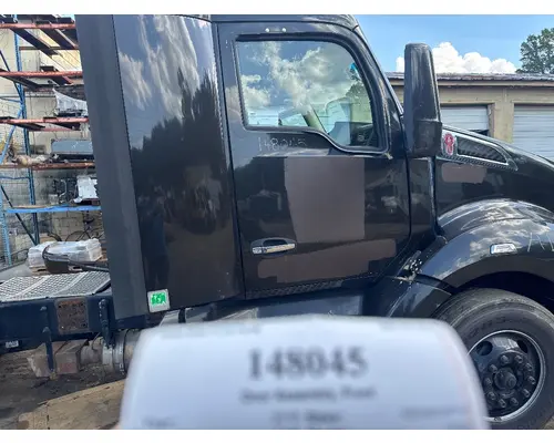 KENWORTH T680 Door Assembly, Front