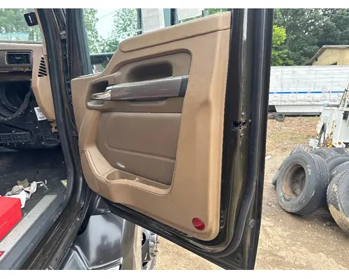 KENWORTH T680 Door Assembly, Front