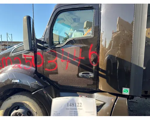 KENWORTH T680 Door Assembly, Front