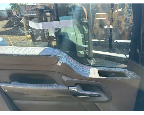 KENWORTH T680 Door Assembly, Front