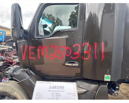 KENWORTH T680 Door Assembly, Front