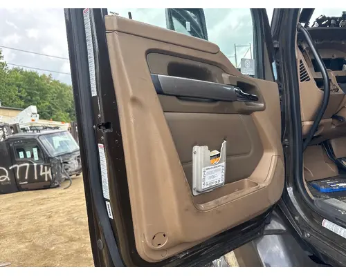 KENWORTH T680 Door Assembly, Front