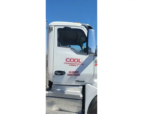 KENWORTH T680 Door Assembly, Front