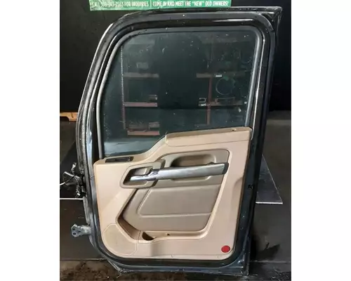 KENWORTH T680 Door Assembly, Front
