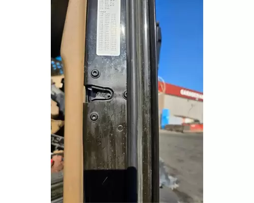 KENWORTH T680 Door Assembly, Front