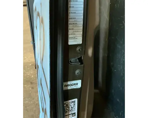 KENWORTH T680 Door Assembly, Front