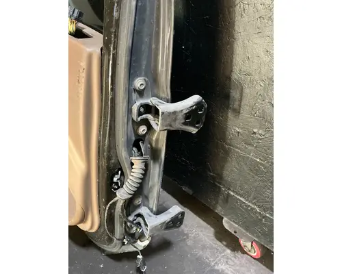 KENWORTH T680 Door Assembly, Front