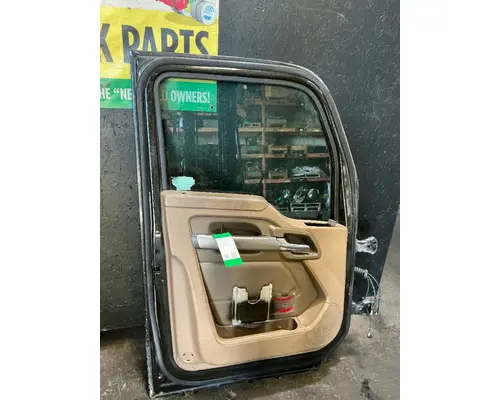 KENWORTH T680 Door Assembly, Front