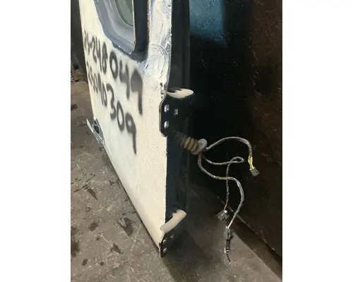 KENWORTH T680 Door Assembly, Front