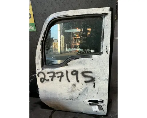 KENWORTH T680 Door Assembly, Front