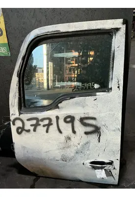 KENWORTH T680 Door Assembly, Front