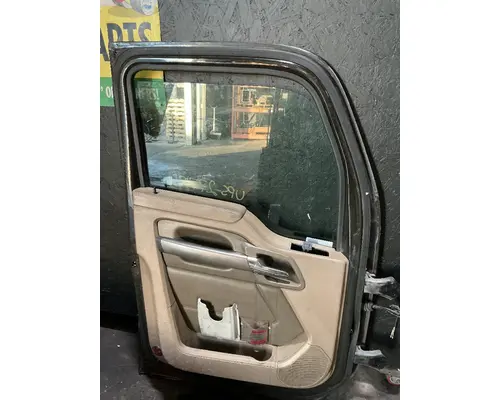 KENWORTH T680 Door Assembly, Front