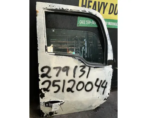 KENWORTH T680 Door Assembly, Front