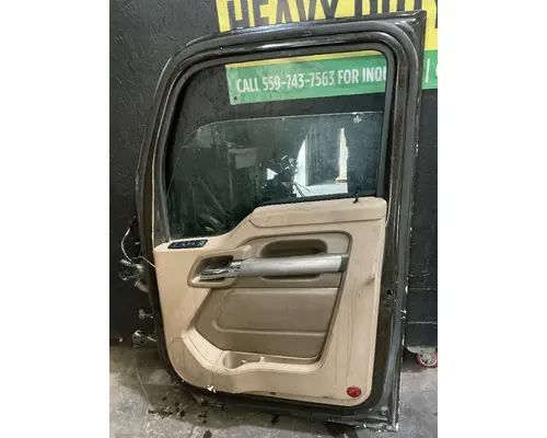 KENWORTH T680 Door Assembly, Front