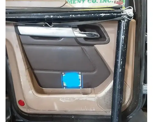 KENWORTH T680 Door Assembly, Front