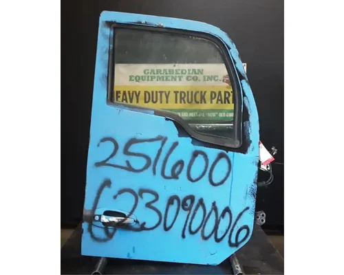 KENWORTH T680 Door Assembly, Front
