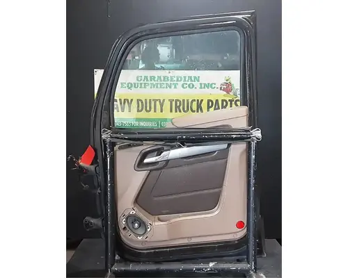 KENWORTH T680 Door Assembly, Front