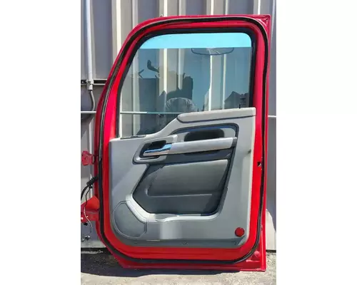 KENWORTH T680 Door Assembly, Front