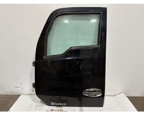 KENWORTH T680 Door Assembly