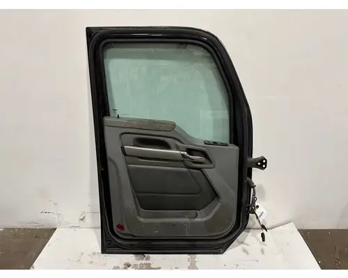 KENWORTH T680 Door Assembly