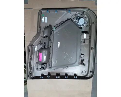 KENWORTH T680 Door Panel (Trim)