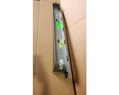 KENWORTH T680 Door Panel (Trim)