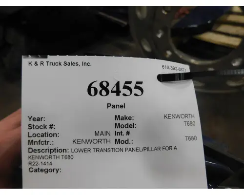 KENWORTH T680 Door Panel (Trim)