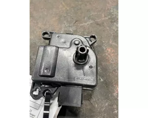 KENWORTH T680 Electric Door Motor