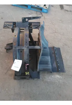 KENWORTH T680 FAIRING BRACKET/MOUNT