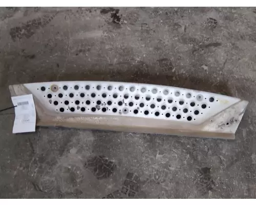 KENWORTH T680 FAIRING STEP