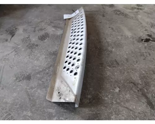 KENWORTH T680 FAIRING STEP