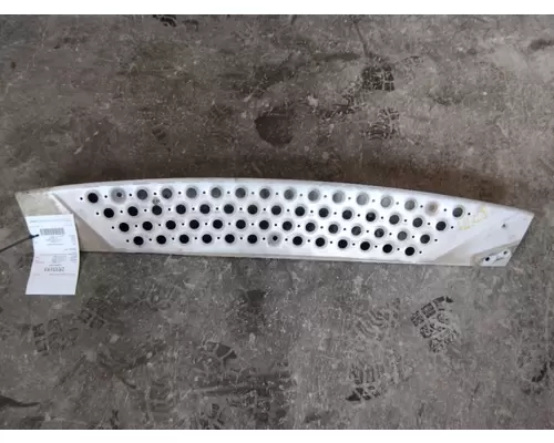 KENWORTH T680 FAIRING STEP