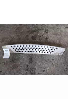 KENWORTH T680 FAIRING STEP