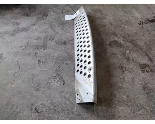 KENWORTH T680 FAIRING STEP
