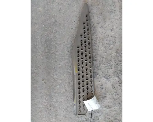 KENWORTH T680 FAIRING STEP