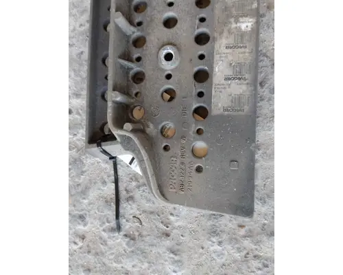 KENWORTH T680 FAIRING STEP