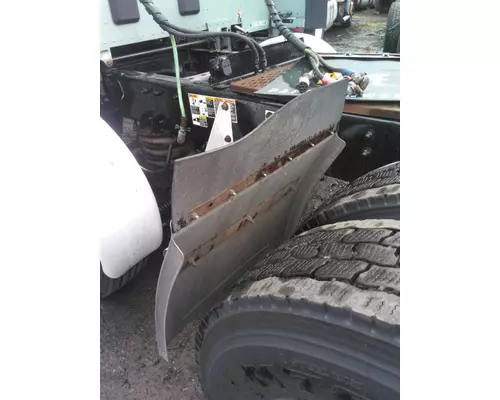KENWORTH T680 FENDER, QUARTERHALF REAR