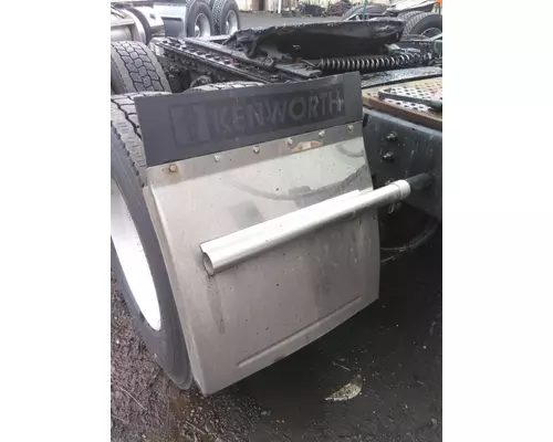 KENWORTH T680 FENDER, QUARTERHALF REAR